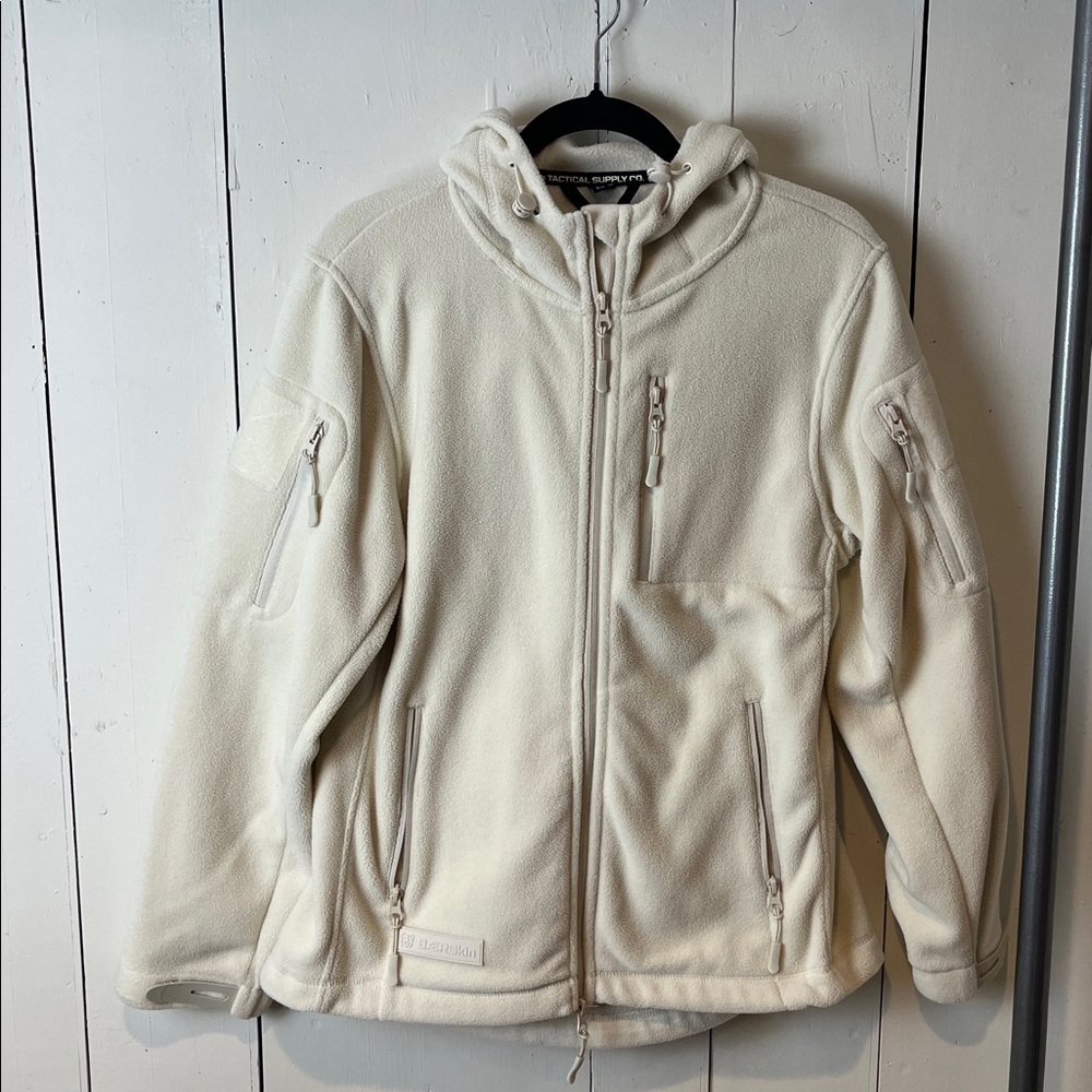 Baerskin men’s Off White Hooded Fleece Size M  Jacket pre-owned.